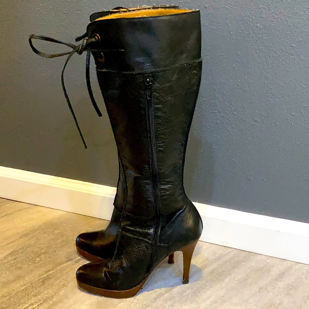 Black leather boots by Steve Madden. Genuine leather size 8.